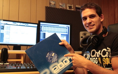 PHIL DINNER PHIL DINNER