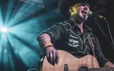 Tom Shadow Tom Shadow