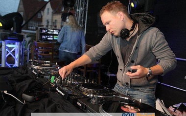 Nick Domie Nick Domie