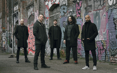 THE BLACKWHITECOLORFUL THE BLACKWHITECOLORFUL