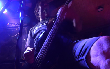 V.V. plays Tantrum V.V. plays Tantrum