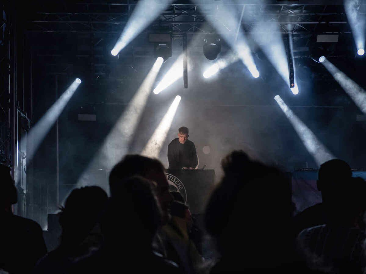 Reportage: Spotify, YouTube und Co. – Streaming in der Künstler-Praxis