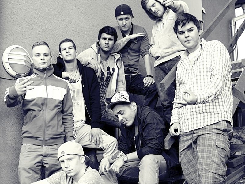 Exclusive,Poseidon,Onelove,Phillow,NommaNeu,BisiBlack - LIEBE AUF BEATS(beat by onelove)