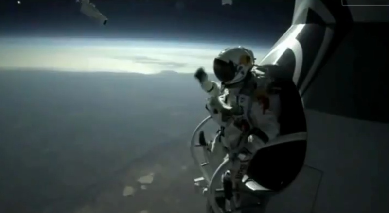Sander S. Thompson - Leaving Earth