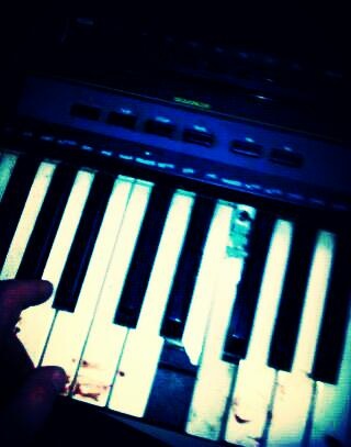 SYNTAXERROR - sometimes blue is grey