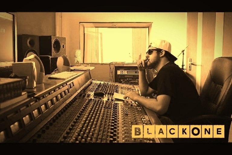 BlackOne01 - intro raubtier