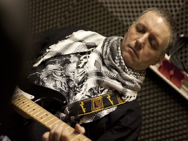 Luc Guitar - Wildes Wasser