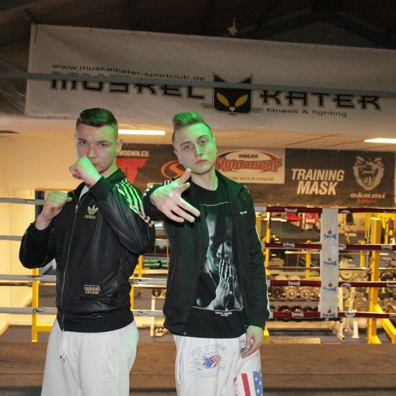 Cesco & Navayo - Links Rechts Uppercut