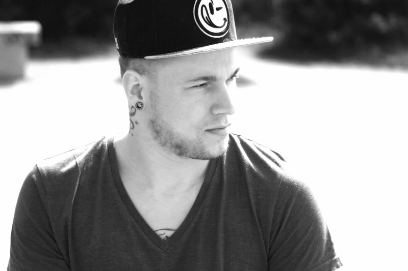 Carlos Summer Music - Es Kommt mir vor ( feat. Karizma )