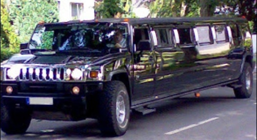 Drago51 - aufm Bordstein im HUMMER