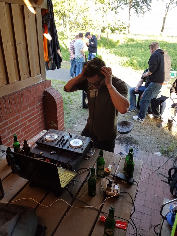 Namron Neujahr - VaterTag Trck Zwei