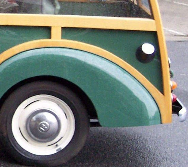 Finer temptress - Morris Minor