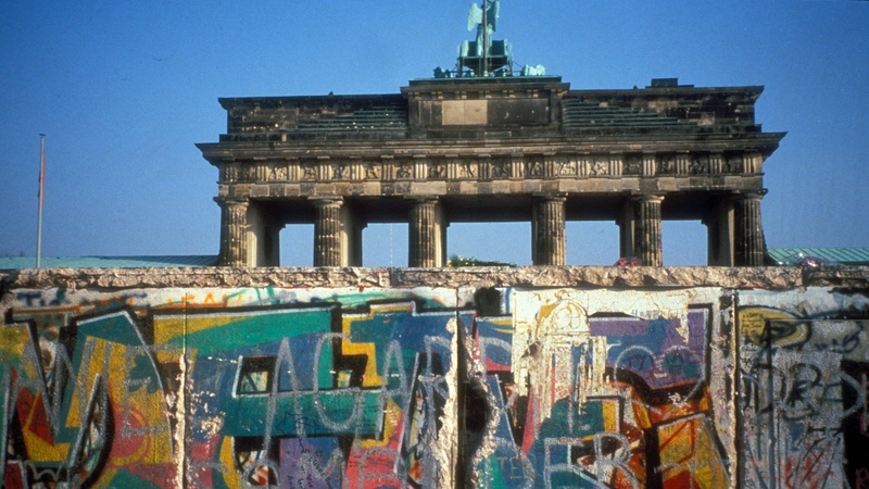 empariyon - wall runners theme (mit Benny Niedermeier)